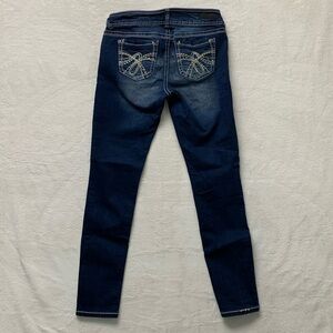 Wallflower skinny jeans gems embroidered pockets straight leg size 30 X 30